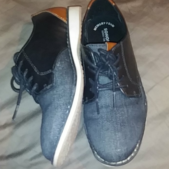 Boys size 1 dress shoes - Picture 2 of 3